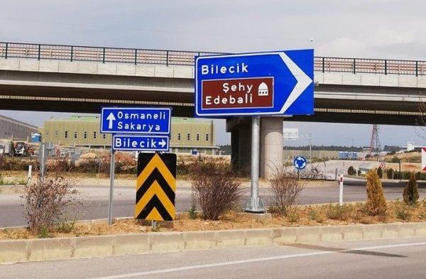 Yanlış tabela yazısı sürücülerin dikkatinden kaçmadı