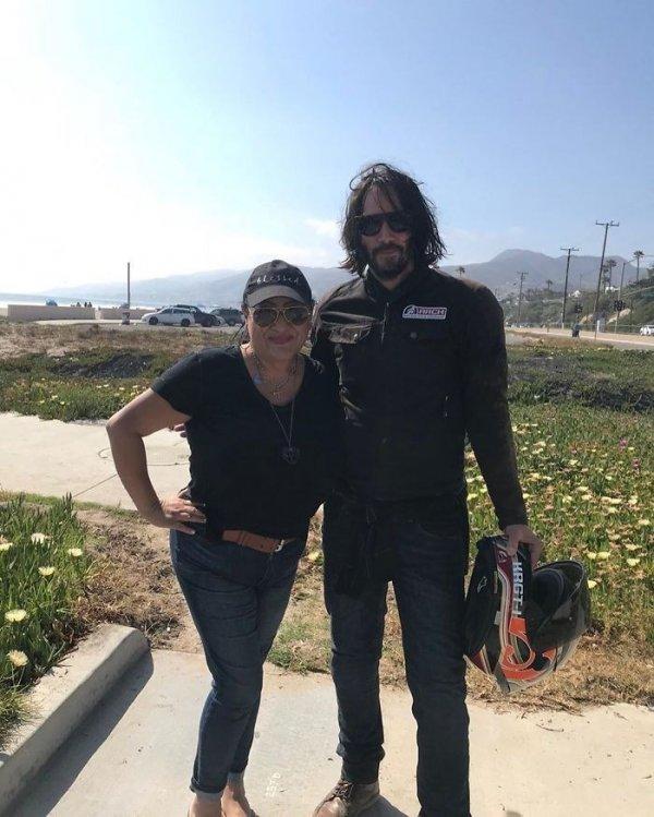 Keanu Reeves hayranlarına temas etmiyor