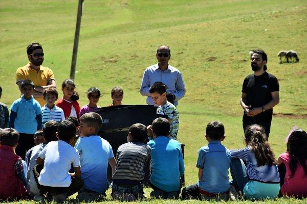 Kusursuz kulak ilk konserini verdi