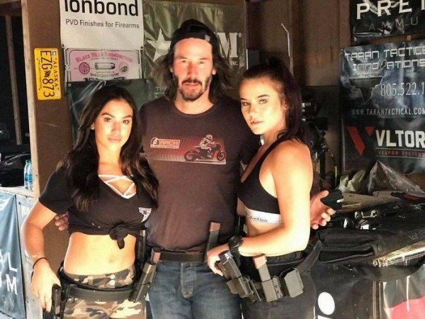 Keanu Reeves hayranlarına temas etmiyor
