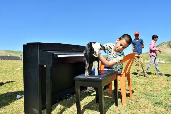 Kusursuz kulak ilk konserini verdi