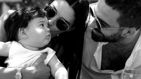 Arda Turan'dan mutlu aile pozu