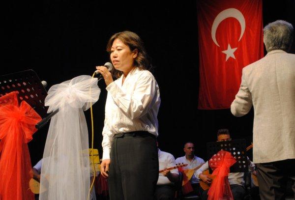 Japonyalı Takabe türkü söyledi, dinleyenler bayıldı