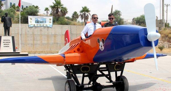 Mersinli öğrencilerin model uçak projesi