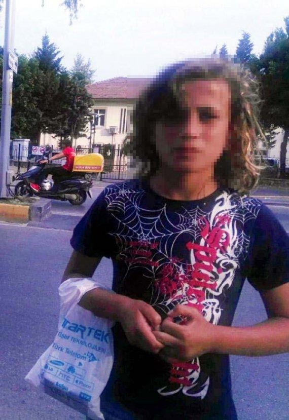 Dilenci kadın Suriyeli kardeşleri dövdü