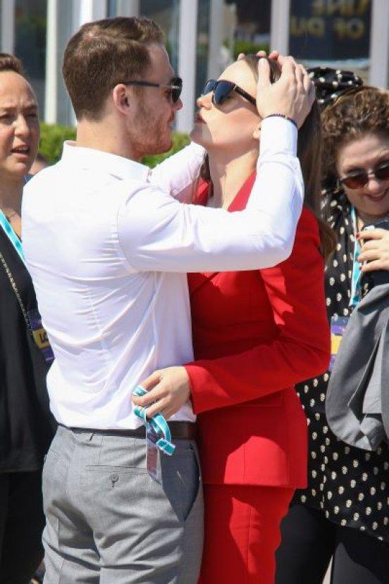 Kerem Bürsin'den Serenay Sarıkaya'ya taş geldi