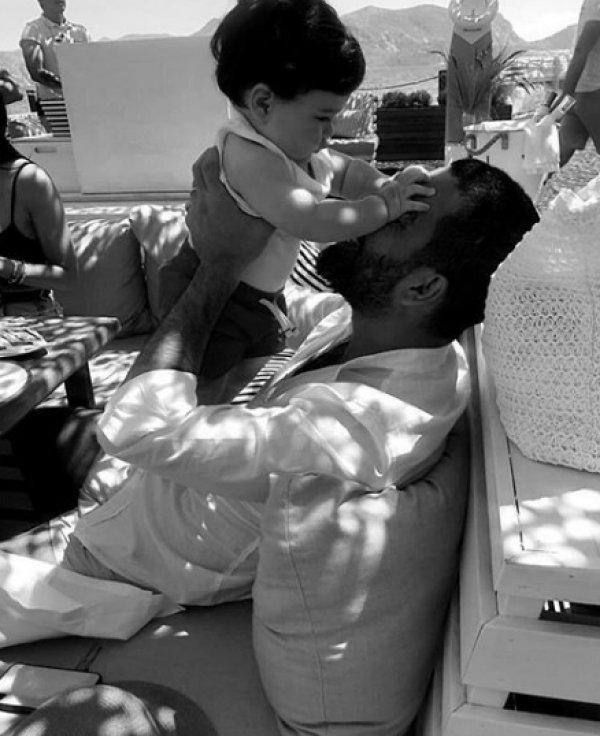 Arda Turan'ın oğluyla ilk pozu