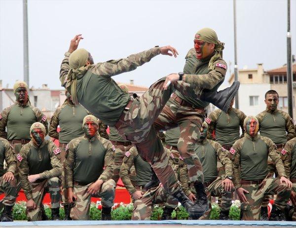 Askerlik yasasında 63 madde daha görüşülmeyi bekliyor