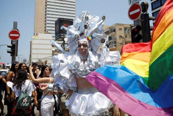 İsrail'de LGBT yürüyüşü