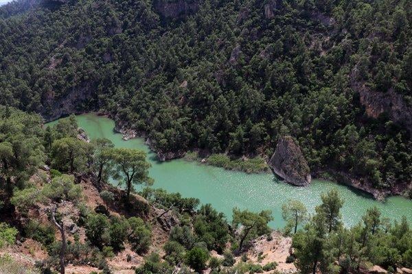 Güzelliğiyle ziyaretçilerini büyüleyen kanyon: Arapapıştı