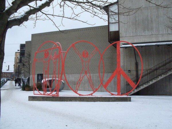 İlhan Koman kimdir? İlhan Koman 98. yaşında doodle oldu.