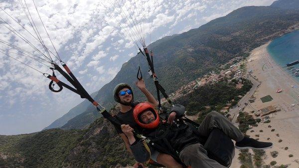 Dımbıllan Dayı yeteneklerini gökyüzünde de sergiledi