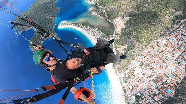 Dımbıllan Dayı yeteneklerini gökyüzünde de sergiledi