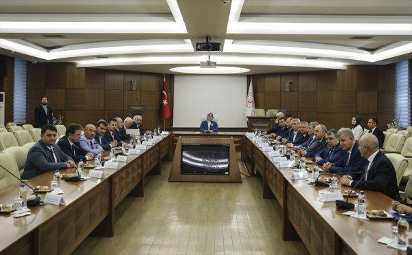 Türk-İş, toplu iş sözleşmesi talebini bakanlığa sundu