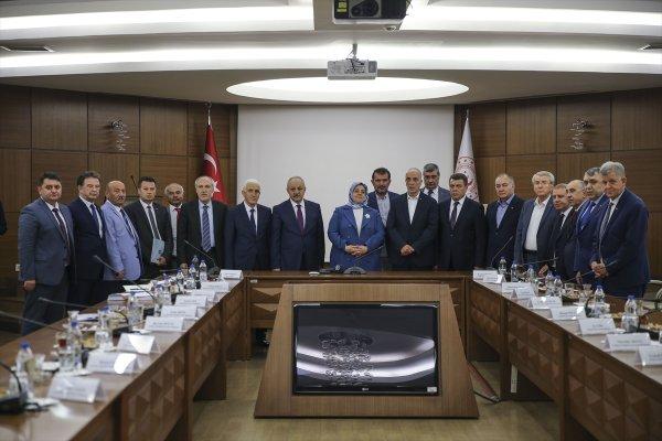 Türk-İş, toplu iş sözleşmesi talebini bakanlığa sundu