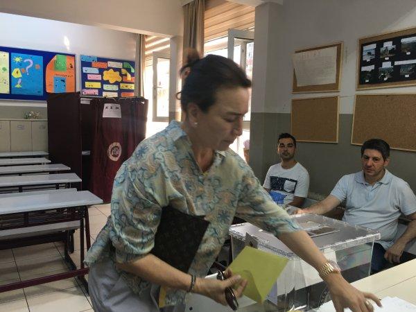 Demet Akbağ oyunu kullandı