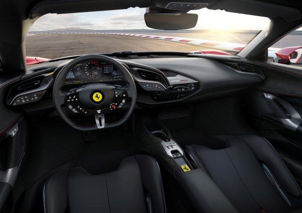 Ferrari SF90 Stradale, hibrite geçiş yaptı