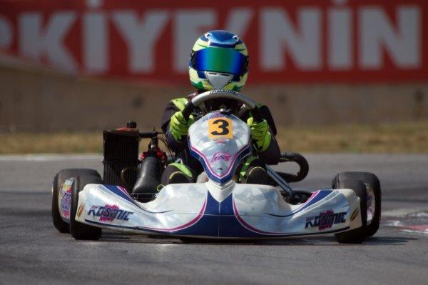 Karting yarışması hızlı başladı