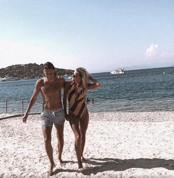 Enes Ünal, sevgilisi ile İtalya'da tatil yapıyor