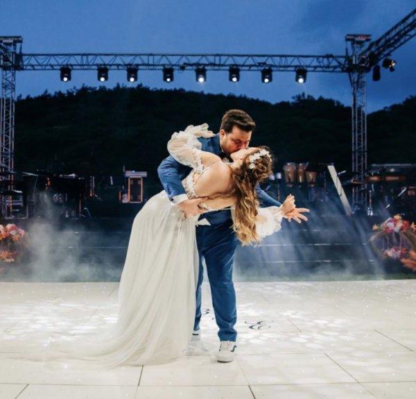 Eser Yenenler eşini taklit etti