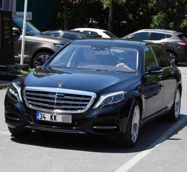 Cem Yılmaz 2 milyonluk aracıyla görüntülendi