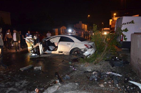 Polisten kaçan sürücü yayalara çarptı: 4 yaralı