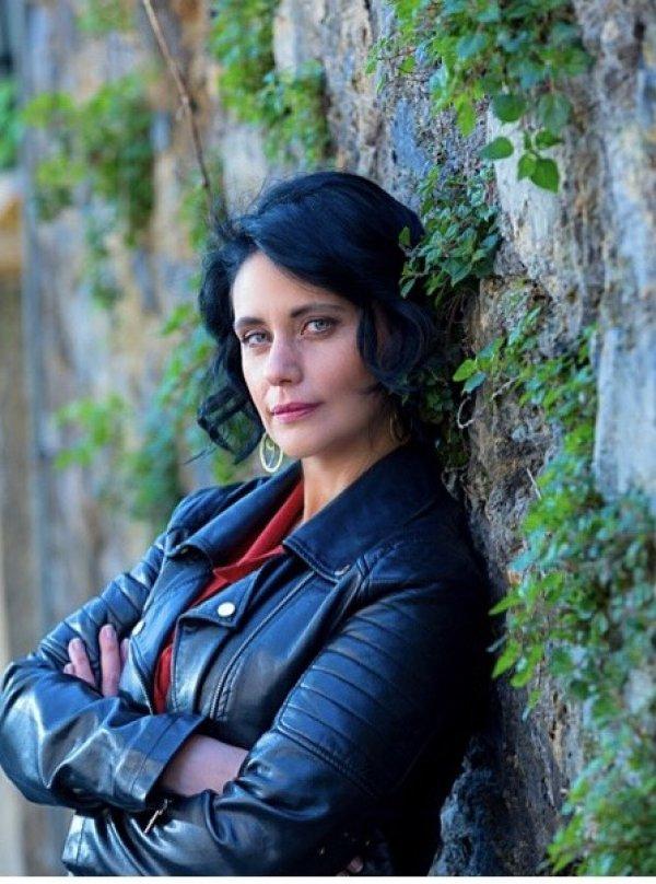 Nazan Arısoy, romanı Aşk’a Kadar Kapalıyız’ı anlatıyor