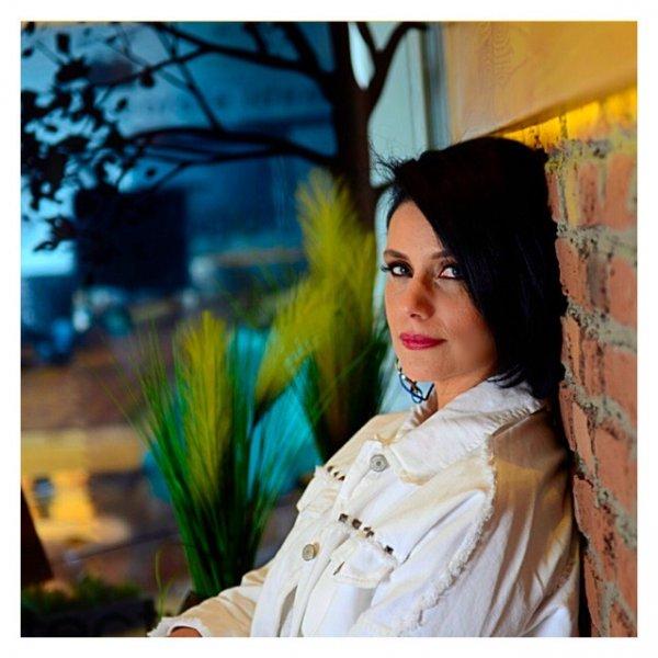 Nazan Arısoy, romanı Aşk’a Kadar Kapalıyız’ı anlatıyor