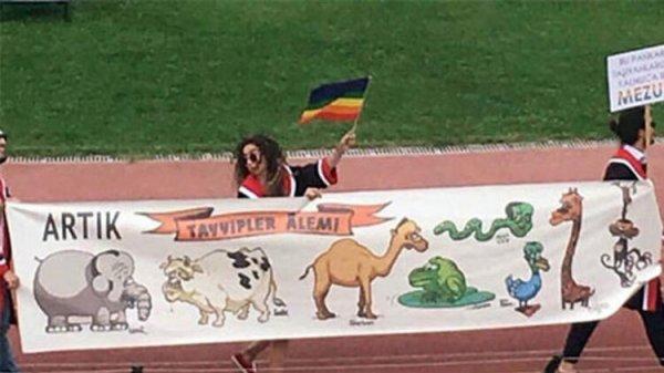 ODTÜ'de öğrencilerin pankartına engel