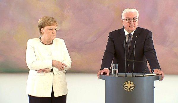 Merkel titremesiyle ilgili açıklama yaptı
