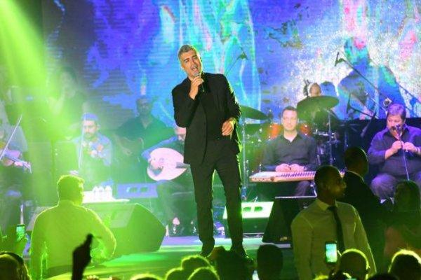 Özcan Deniz'e kadınlardan yoğun ilgi