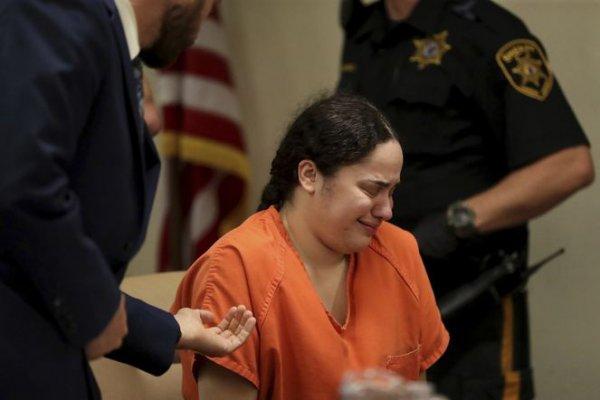 Sevgilisine aşık olduğu ikizini bıçaklayarak öldürdü