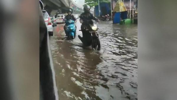 Hindistan’ı sel vurdu: 16 ölü