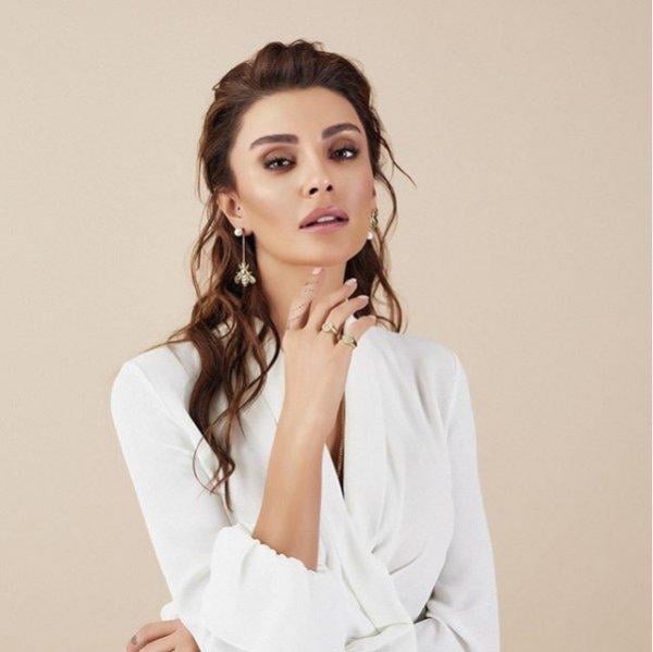 Özge Ulusoy sevgilisinin fotoğrafını paylaştı