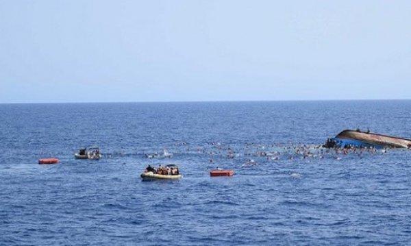Tunus açıklarında göçmen teknesi battı