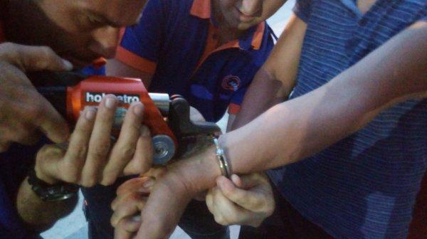 Zonguldak'ta gözaltındaki şüphelinin kelepçesi bozuldu