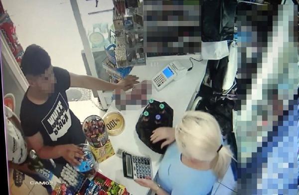 Sadaka kutusunu çalan hırsızlar 10 dakikada yakalandı