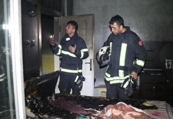 Eşinden ikinci kez ayrılan şahıs evi tinerle yaktı