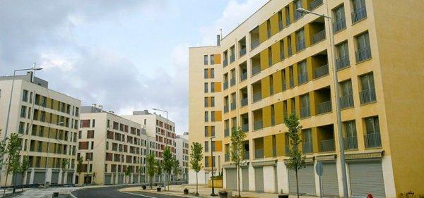 TOKİ, konutları teslim etmeye başladı