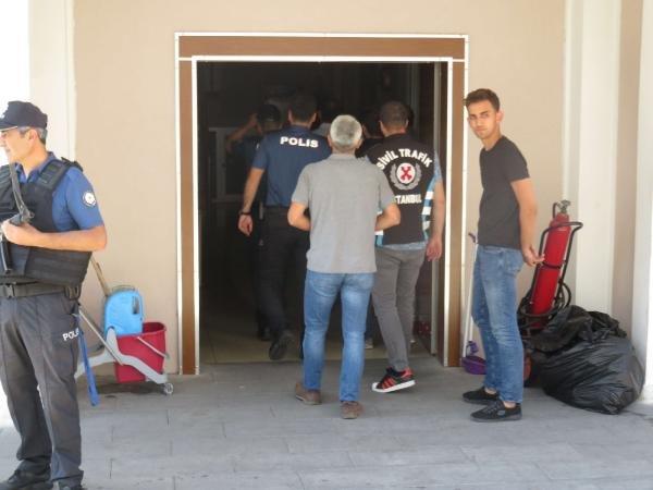 Hamile kadının bulunduğu araca saldıranlar adliyeye sevk edildi