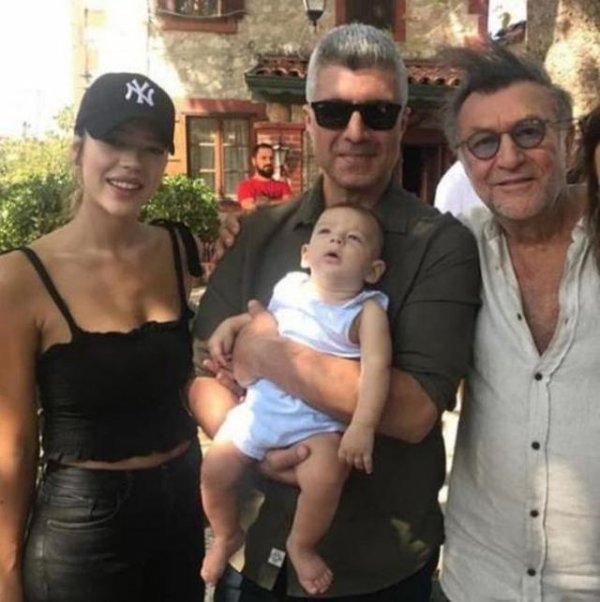 Özcan Deniz ile Feyza Aktan aynı evde