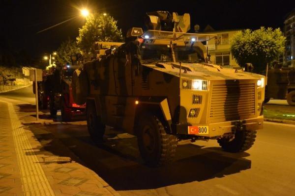 Gece yarısı Suriye sınırına askeri sevkiyat