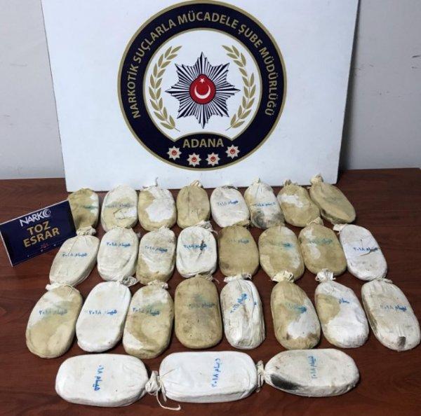 Adana'da otomobilde 5 kilo 675 gram esrar ele geçirildi