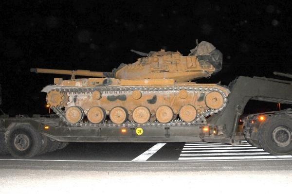 Gece yarısı Suriye sınırına askeri sevkiyat