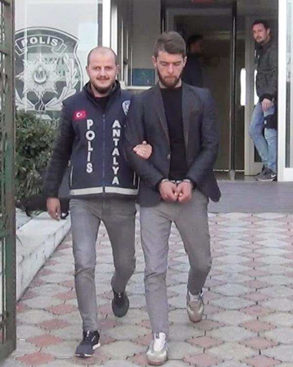 Yakın arkadaşını bıçaklayan zanlı: Eşimle ilgili konuştu