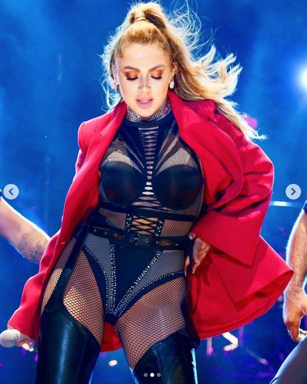 Hadise'nin sahne dansı