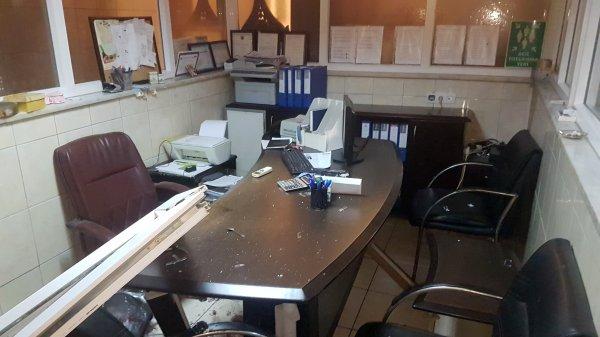 Antalya'da ustasının aracını çalan çıraklar dükkana girdi