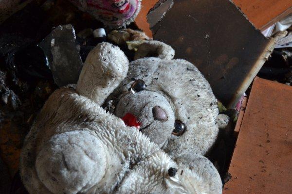 Denizli'de evi yanan anne 4 çocuğuyla sokakta kaldı