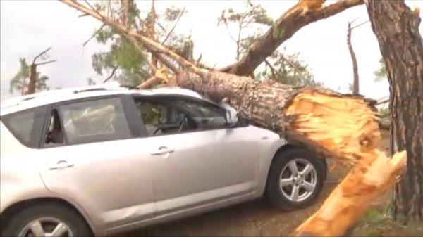 Yunanistan'da fırtına: 7 ölü, 120 yaralı