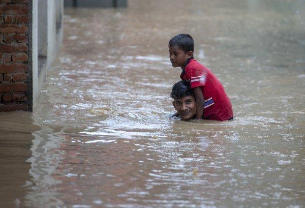 Nepal’de sel felaketi: 32 ölü, 17 kayıp, 12 yaralı